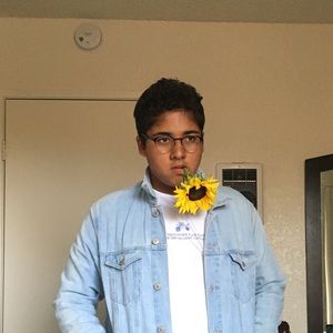 Meet your Posher, Max